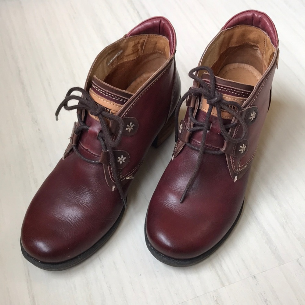 Very cute Pikolinos maroon boot Size 37